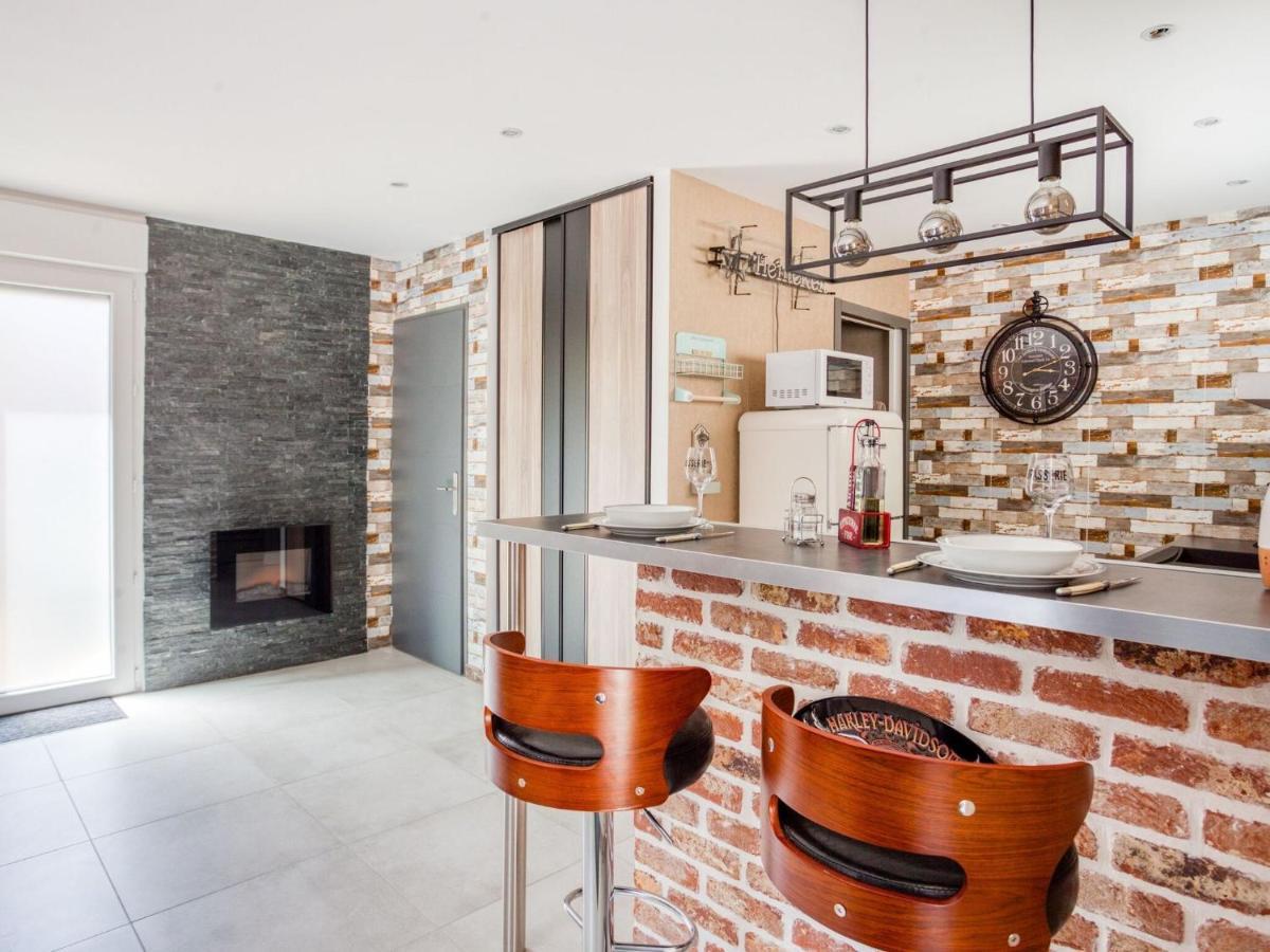 Cosy Apartment In Eperlecques With Fireplace المظهر الخارجي الصورة