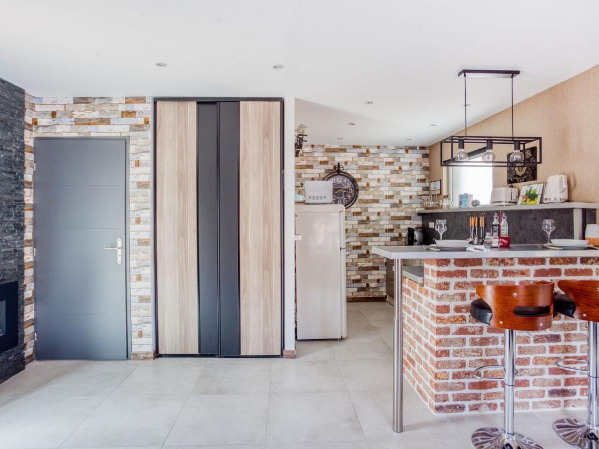 Cosy Apartment In Eperlecques With Fireplace الغرفة الصورة