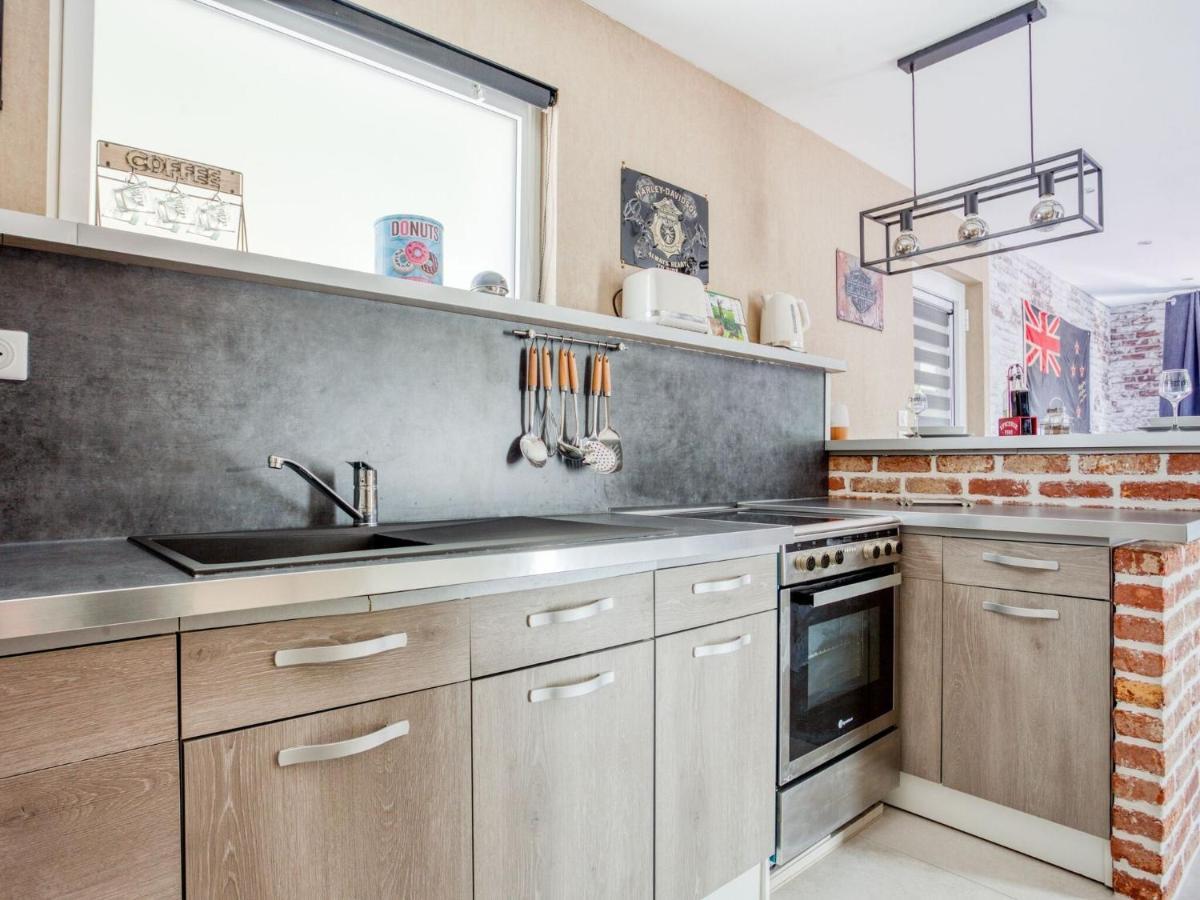 Cosy Apartment In Eperlecques With Fireplace الغرفة الصورة