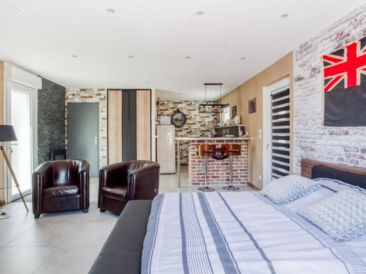 Cosy Apartment In Eperlecques With Fireplace الغرفة الصورة