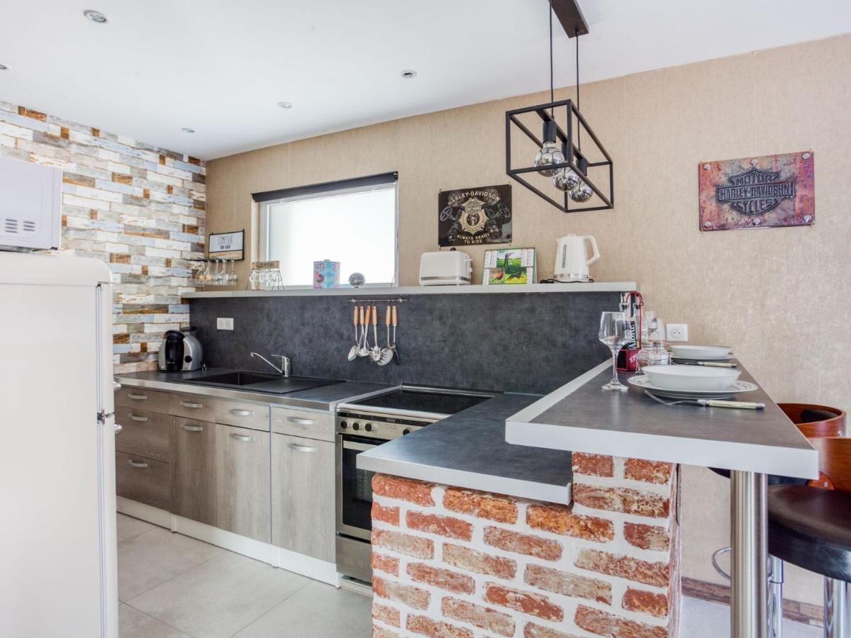 Cosy Apartment In Eperlecques With Fireplace الغرفة الصورة